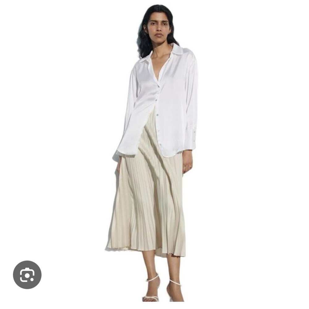 PLEATED SATIN EFFECT SKIRT new without tag